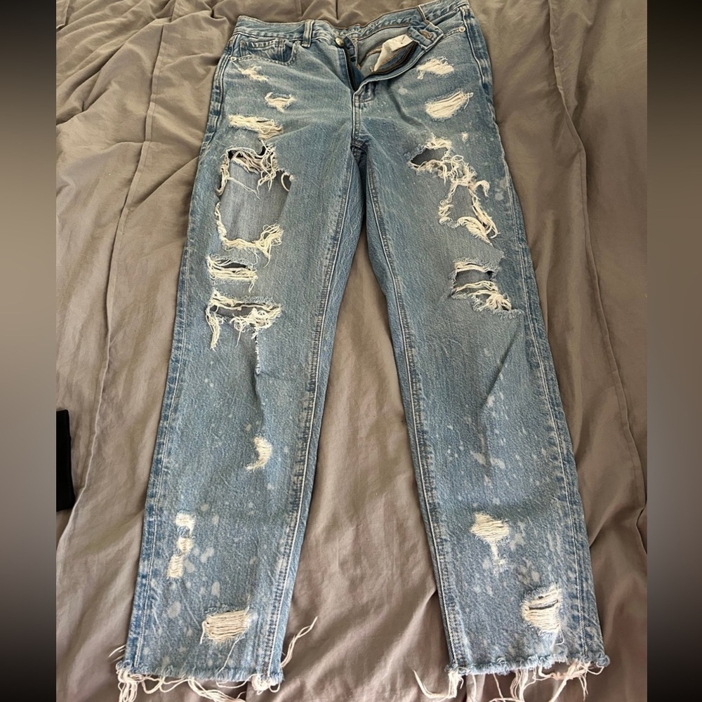 American Eagle Outfitters Light Blue Denim Distressed Jeans